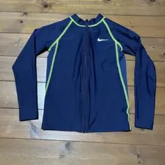 Nike ラッシュガード Sサイズ 140