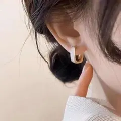 シェル フープピアス 貝殻 ホワイト ゴールド キャッチレス
