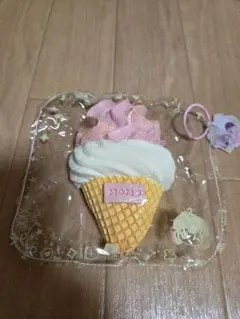 Momo スクイーズ ソフトクリーム