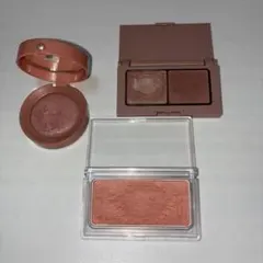 パウダーチーク２個、アイシャドウ1個セット