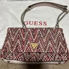 GUESS パイソン柄チェーンショルダーバッグ - メルカリ