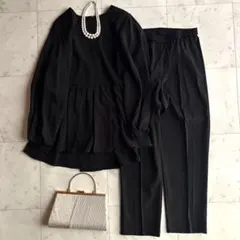 美品 フロリア ランタンスリーブペプラムパンツセットアップ ２L ブラック