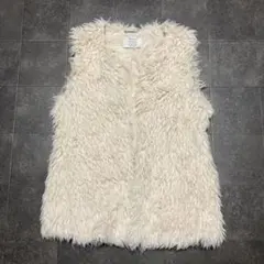 【Bershka】ファーベスト ホワイトアイボリー　アウター