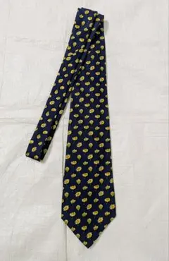 【美品】Salvatore Ferragamoフェラガモ ネクタイ総柄花柄シルク