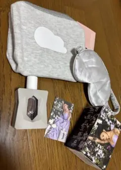 Ariana Grande GOD IS A WOMAN アリアナ 香水 ポーチのサムネイル