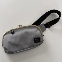 【美品】あやのこうじAYANOKOJI Sarei ボディバッグ がま口　グレー Amazon | [AYANOKOJI] Sarei くし型 がま口 ボディバッグ コーデュラ(R