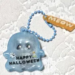 No157ハロウィンにゃんこのキーホルダー・ハンドメイド・レジンチャーム・オバケ