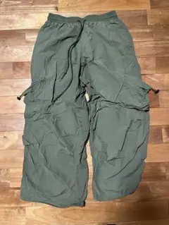カーゴパンツ　カーキ
