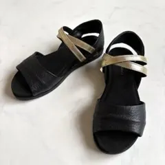 美品✨ユウコイマニシプラス yuko imanishi＋ 本革 フラットサンダルのサムネイル
