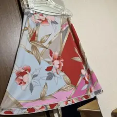 花柄 膝丈スカート 青