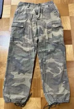 迷彩カーゴパンツ