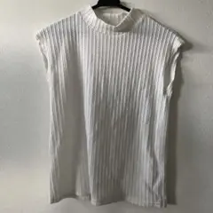 GU ホワイト ノースリーブ Tシャツ