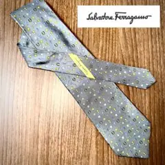 【Salvatore Ferragamo】 グレー オリンピック柄 ネクタイ