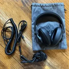 AKG K371 プロフェッショナルヘッドホンのサムネイル