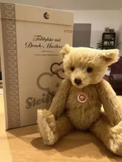 Steiff ぬいぐるみ クラシックプーさん ベージュ 赤いセーター - メルカリ