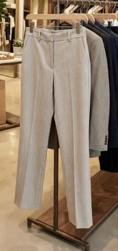 ユニクロ　ベージュ チェック　ストレートレッグ スラックス　Mサイズ