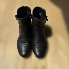 Q*Q様 黒レザーブーツ 低ヒールのサムネイル