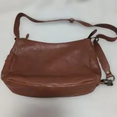 IL BISONTE】イルビゾンテ　ショルダーバッグ　レザーのサムネイル