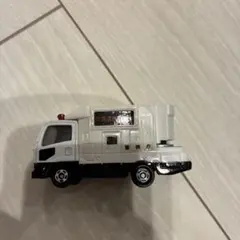 トミカ改造 自作品 いすゞエルフ トライハート型救急車 - メルカリ