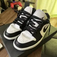 Nike Air Jordan 1 Low ブラック/ホワイト27.5