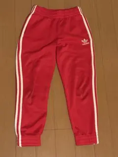 adidas キッズ　赤ジャージのサムネイル