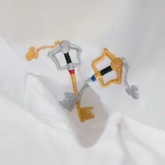 グラニフ キングダムハーツ キングダムチェーン Tシャツ 白 キーブレード 刺繍