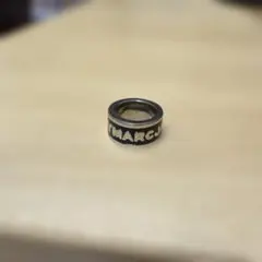 MARC BY MARC JACOBS ロゴチャーム