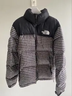 オ*ー様 Supreme×THE NORTH FACE スタッズ ヌプシ ダウン