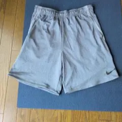 キ*郎様 Nike Dri-FIT グレー ショートパンツ
