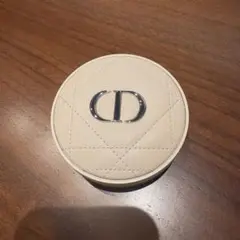 ディオール　スキン フォーエヴァー クッション パウダー　ラベンダー　使用感あり