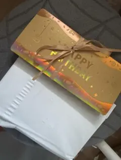 HAPPY BIRTHDAY ギフトボックス メッセージカード付き　2枚のサムネイル