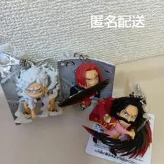 ワンピース　フィギュアキーホルダー　ニカ　シャンクス　ロジャー即購入可①