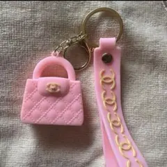 CHANEL ミニバッグ型キーホルダー ノベルティ ピンク - メルカリ