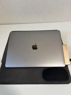 Apple MacBook 2020 M1 スペースグレー 良好のサムネイル