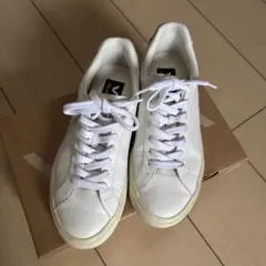 VEJA ホワイトレザー スニーカー