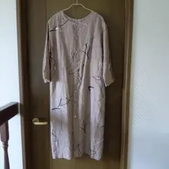 パラスパレス　リネンシャンブレーワンピース