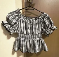 チェック柄パフスリーブブラウス