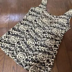 花柄レースタンクトップ 黒とアイボリー