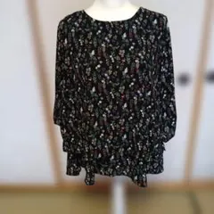 FickleMug.花柄長袖ブラウス 黒チェニック