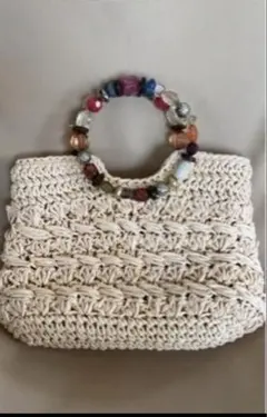 ビーズ付きクリーム色編み物ハンドバッグ