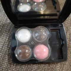 CHANEL レキャトルオンブル MAT1