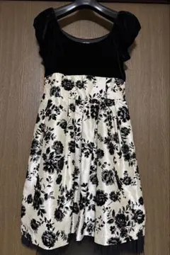 売り切りお値下げ！レストローズ　花柄ベルベットワンピース