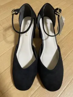 ストラップ パンプス