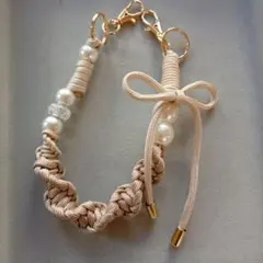 ストラップ　ハンドストラップ　スマホ　ベージュ　パール　ゴールド　リボン
