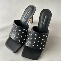 BCBG MAXAZRIA スタッズ付きサンダル　8のサムネイル