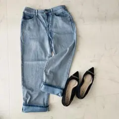 美品　11号　ドゥクラッセ　DoCLASSE ライトブルー ストレッチデニムのサムネイル