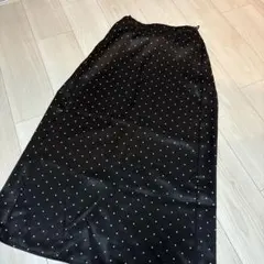 黒ドット柄ロングスカート　サテンスカート　ブラック