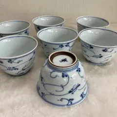 青い花模様の湯飲み 7個セットのサムネイル