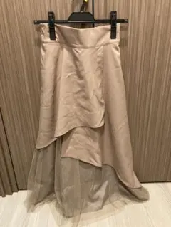 アシンメトリーベージュロングスカート