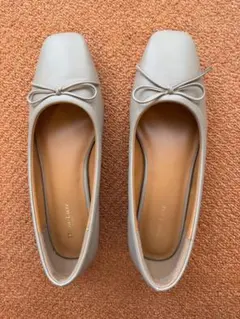 【美品】Demi-Luxe BEAMS スクエアトゥ フラットパンプスのサムネイル